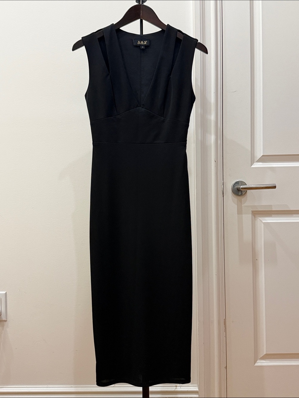 ABS Allen Schwartz Black Sleeveless V-Neck Midi Dress